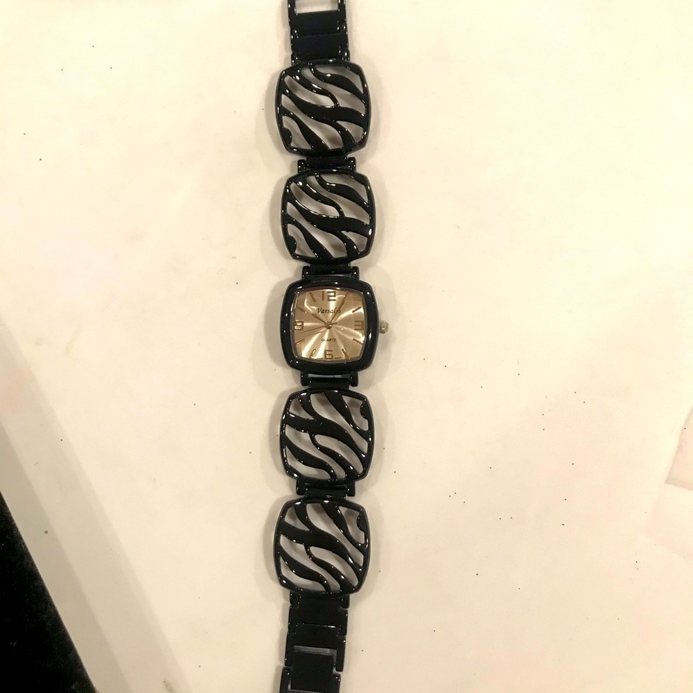 Black fashion watch